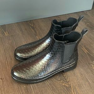Black Croc Ankle Hunter Rain Boots